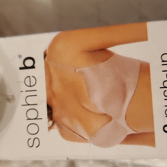 Sophie b. 2 push - up bras - Picture 7 of 7
